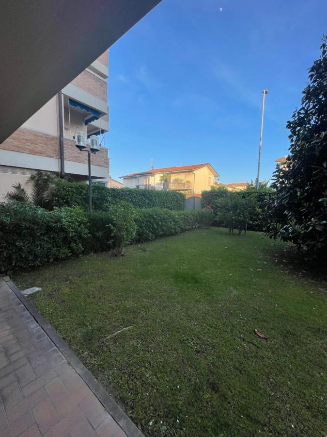Viareggio Sabbia Bianca Apartment Exterior foto